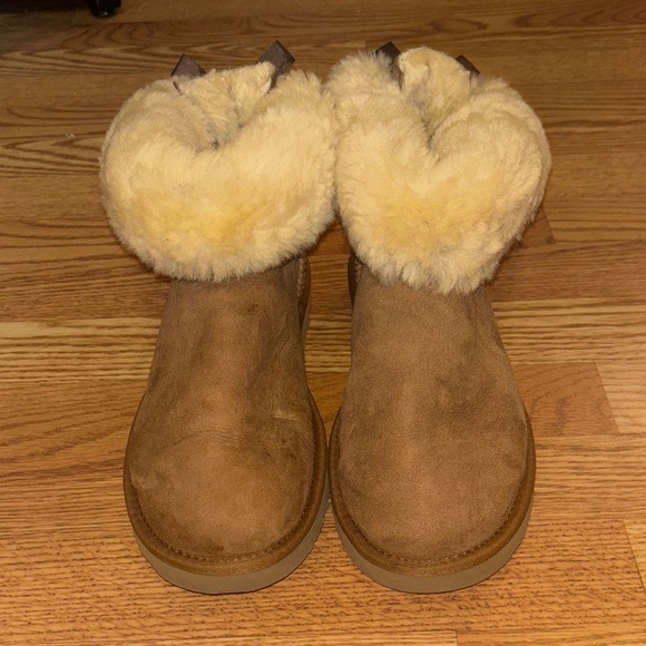 Cozy Ugg Boots - Women’s size 9 - Picture 1 of 9